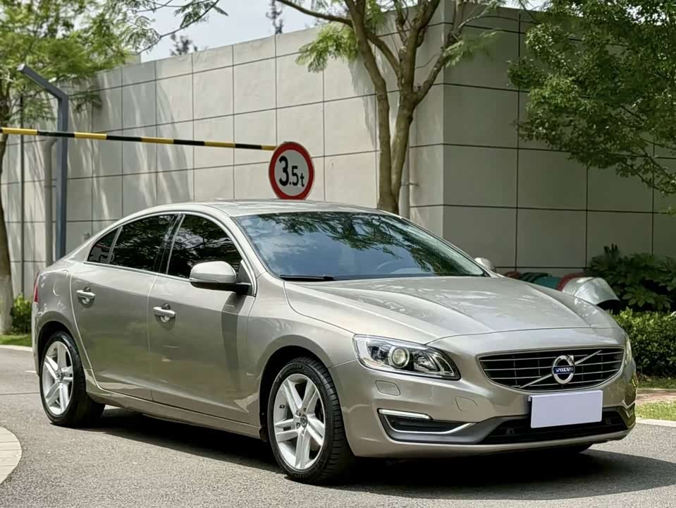 Volvo S60