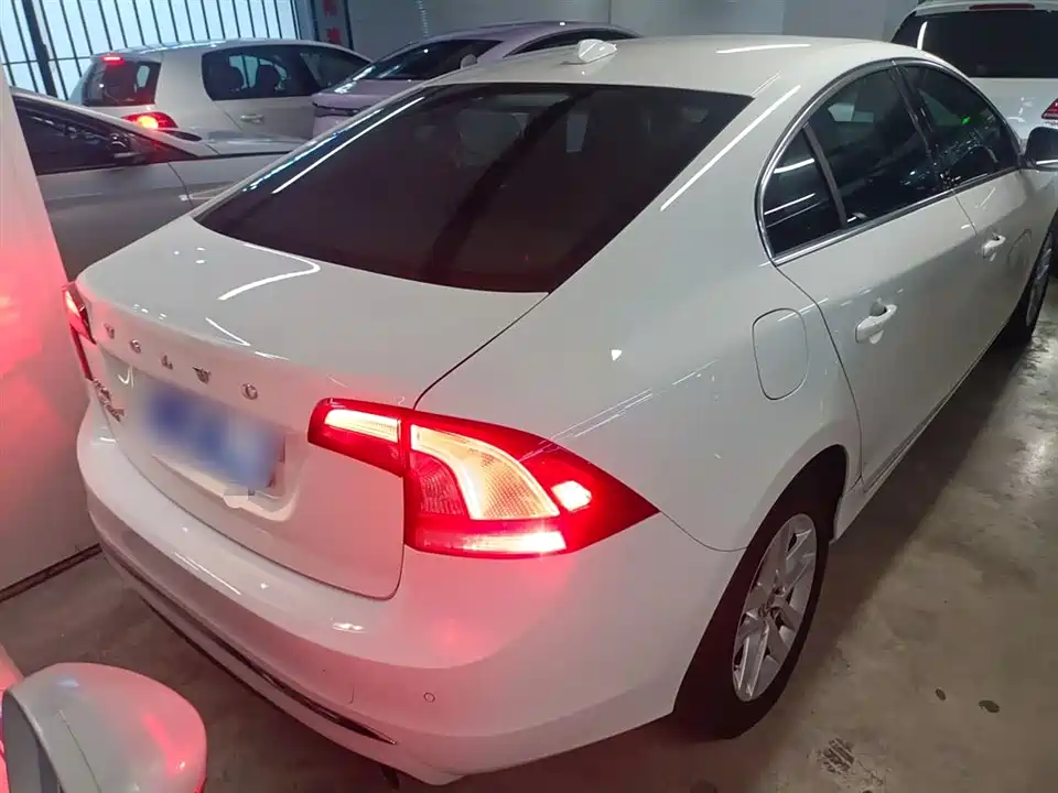 Volvo S60