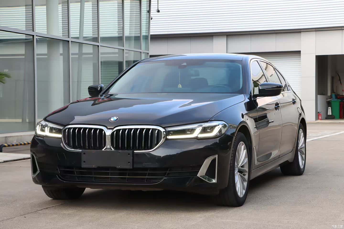 BMW 5 Series, 2022 1