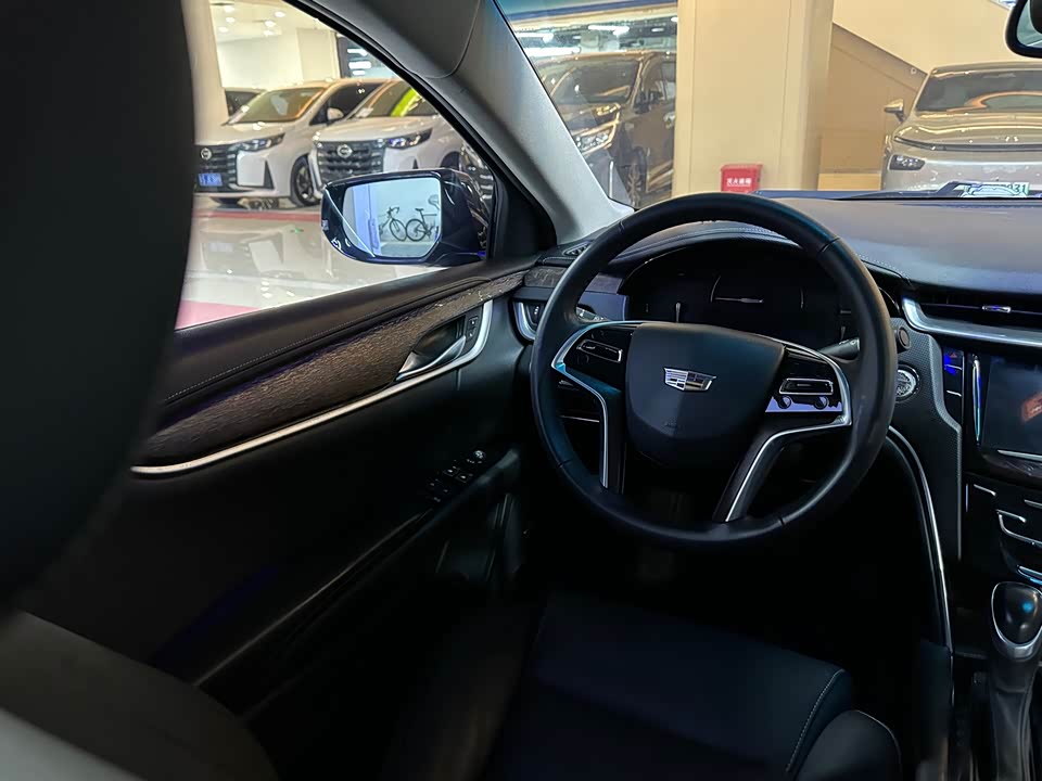 Cadillac XTS
