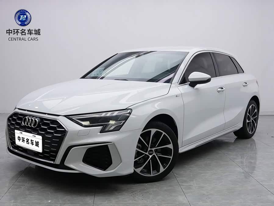 Audi A3 2023, фото 1