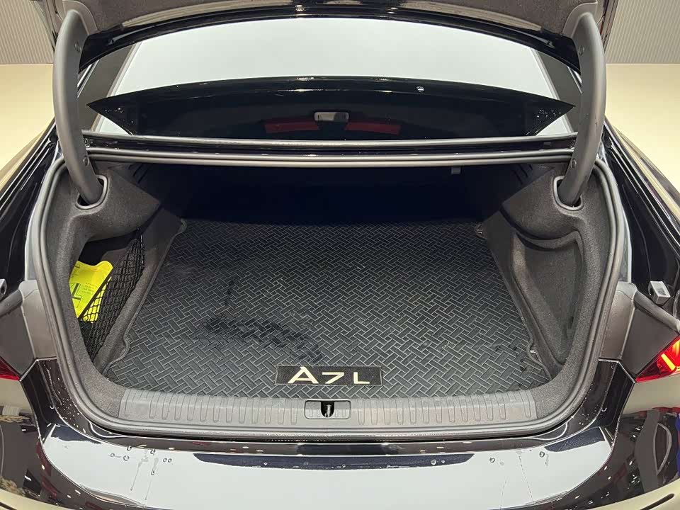 Audi A7L