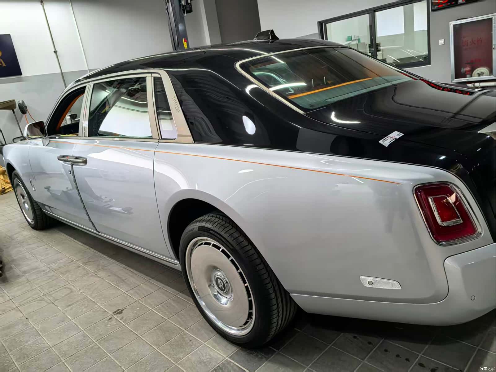 Rolls-Royce Phantom, 2024 3
