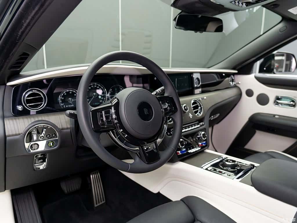Rolls-Royce Ghost, 2023 10