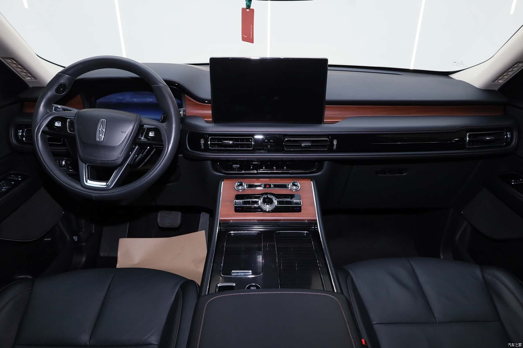 Lincoln Aviator, 2024 28
