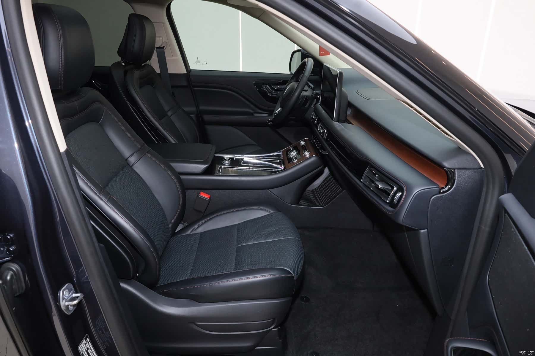 Lincoln Aviator, 2024 30