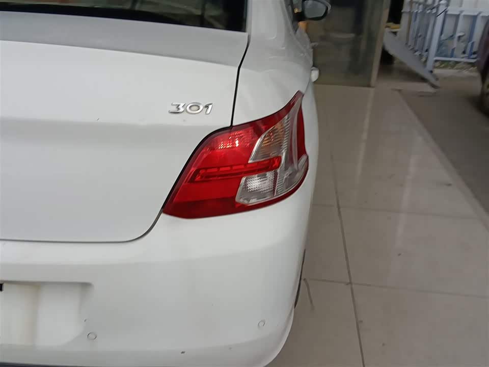 Peugeot 301