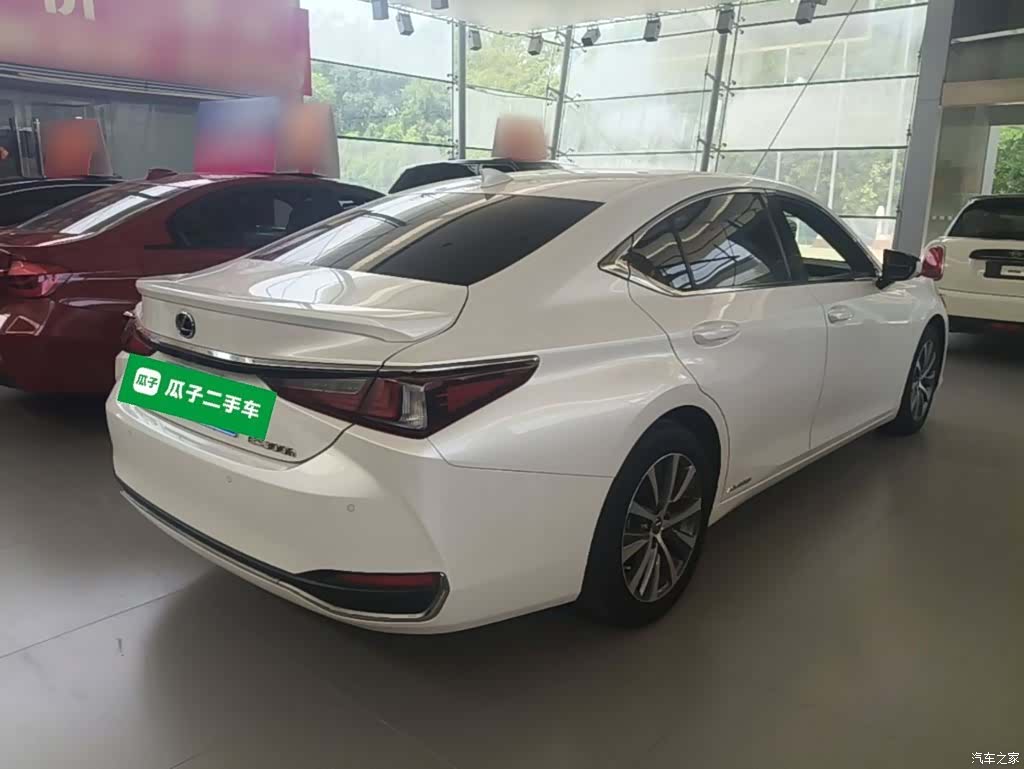 Lexus ES, 2020 все фото