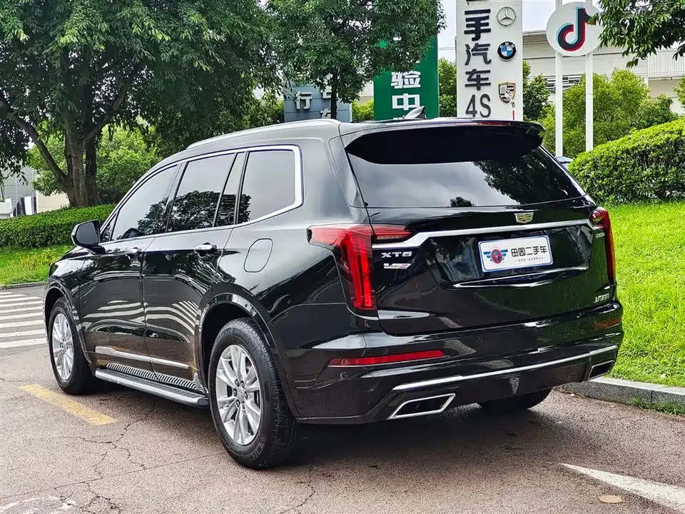 Cadillac XT6