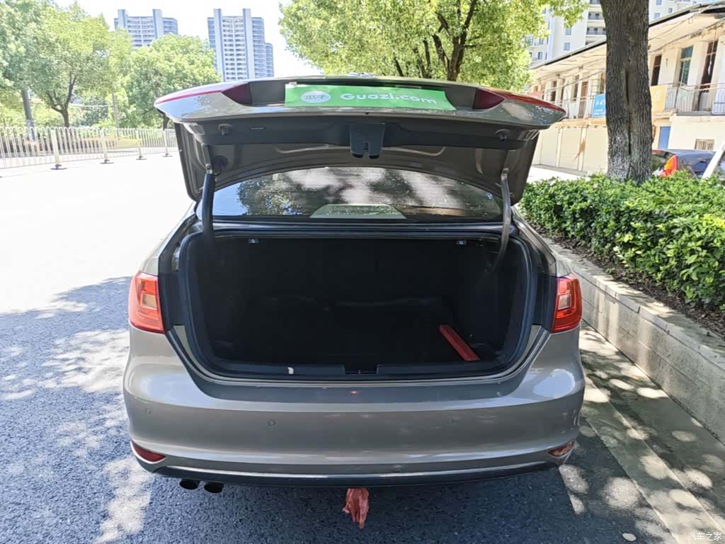 Volkswagen Sagitar, 2015 19
