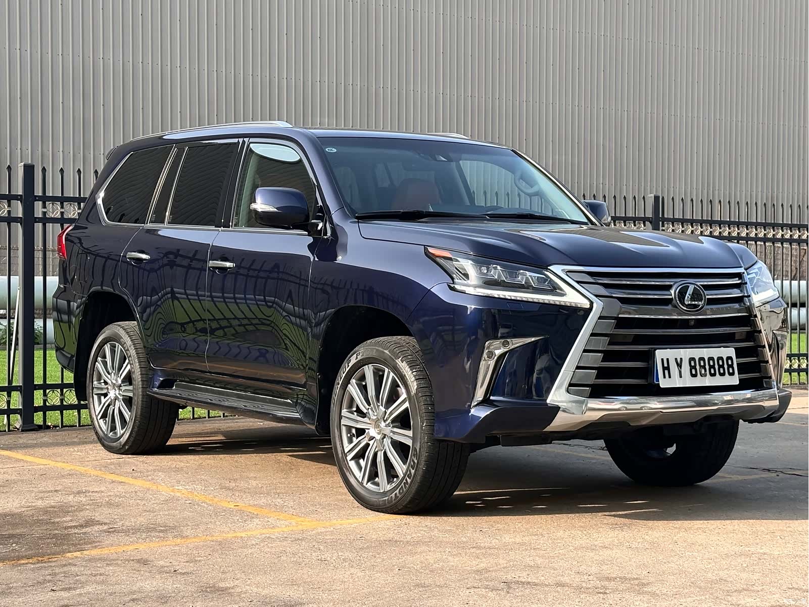 Lexus LX, 2016 2