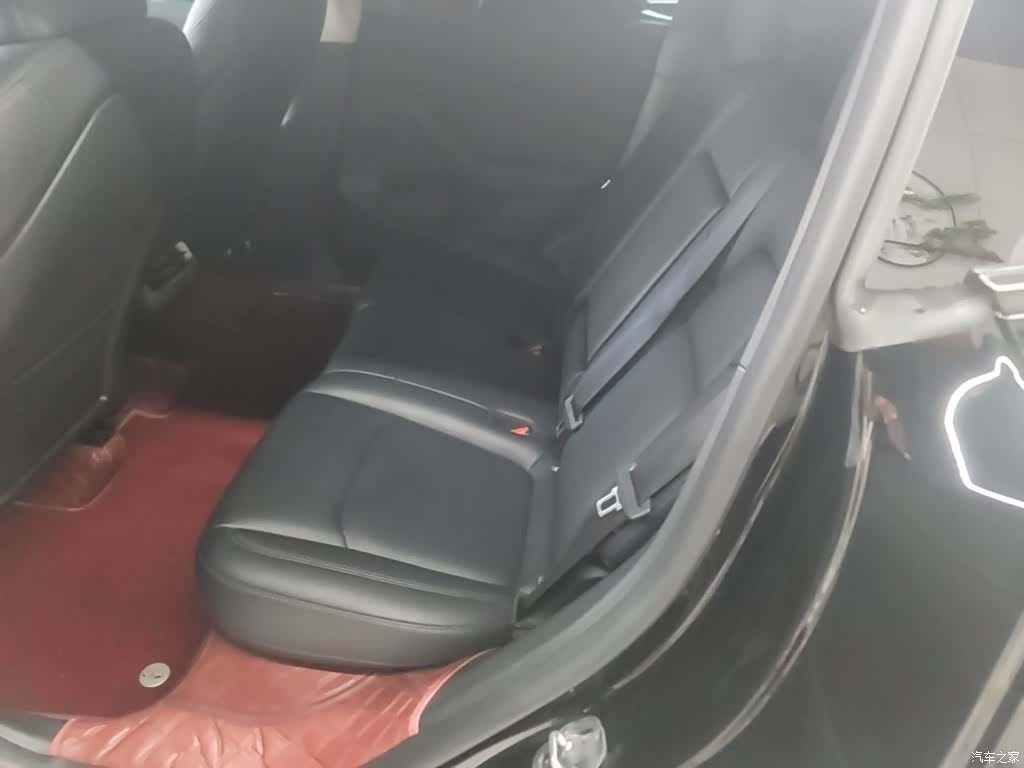 Tesla Model Y, 2024 17