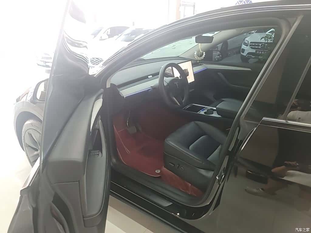 Tesla Model Y, 2024 16