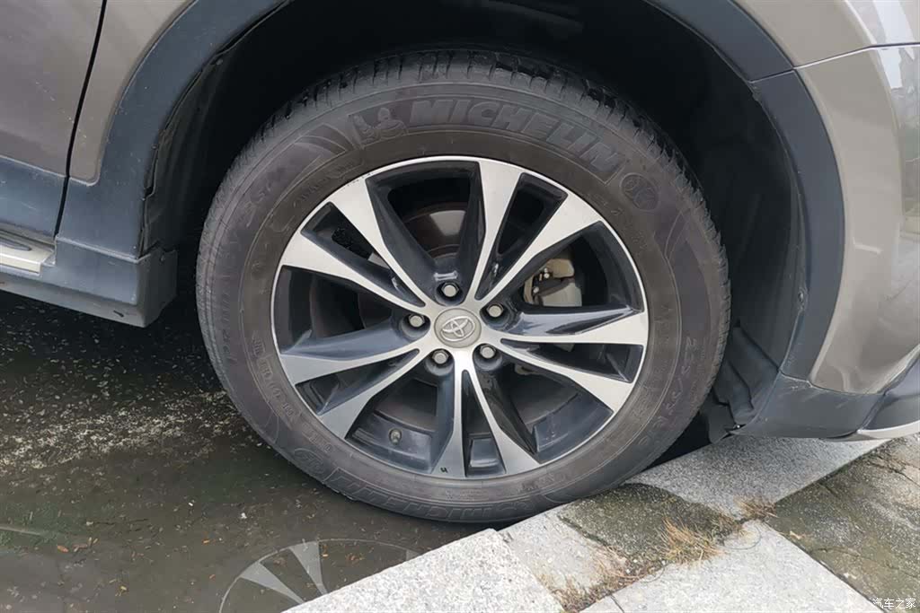 Toyota RAV4, 2014 6