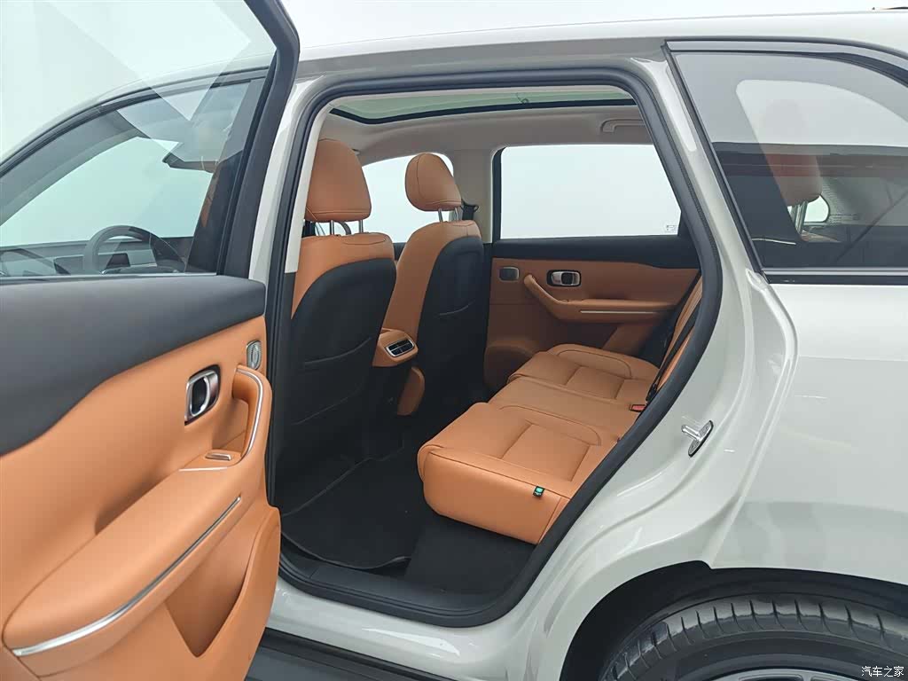 Leapmotor C10, 2025 16