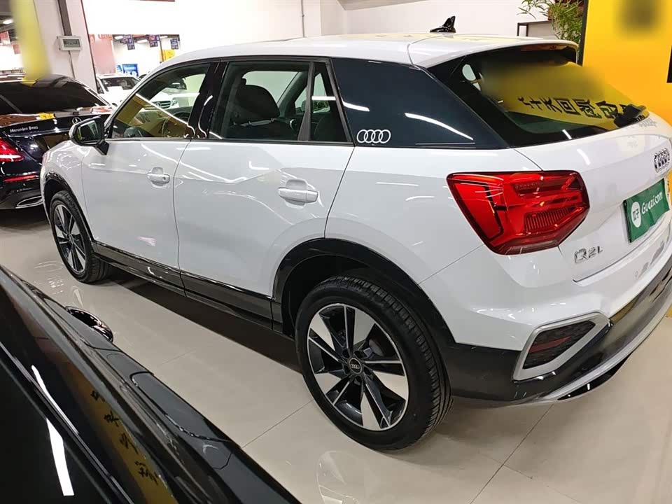 Audi Q2L
