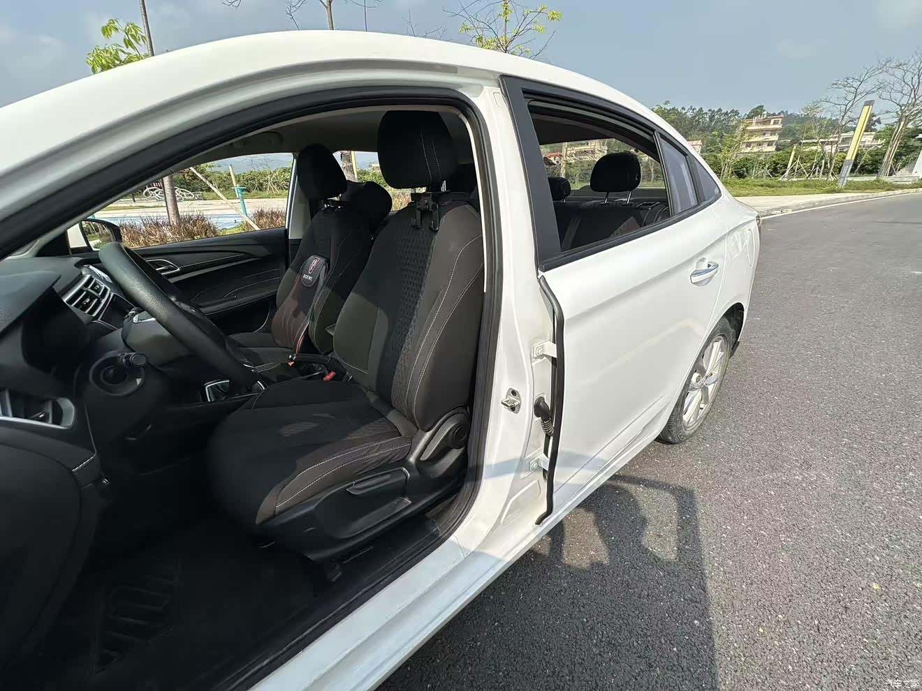 Roewe i5, 2021 9
