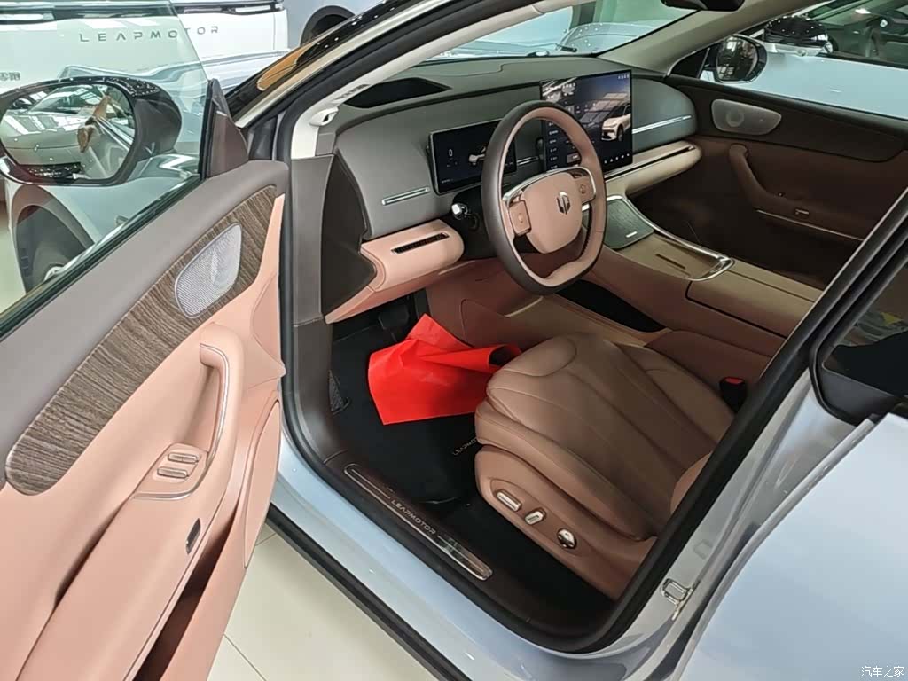 Leapmotor C11, 2025 16