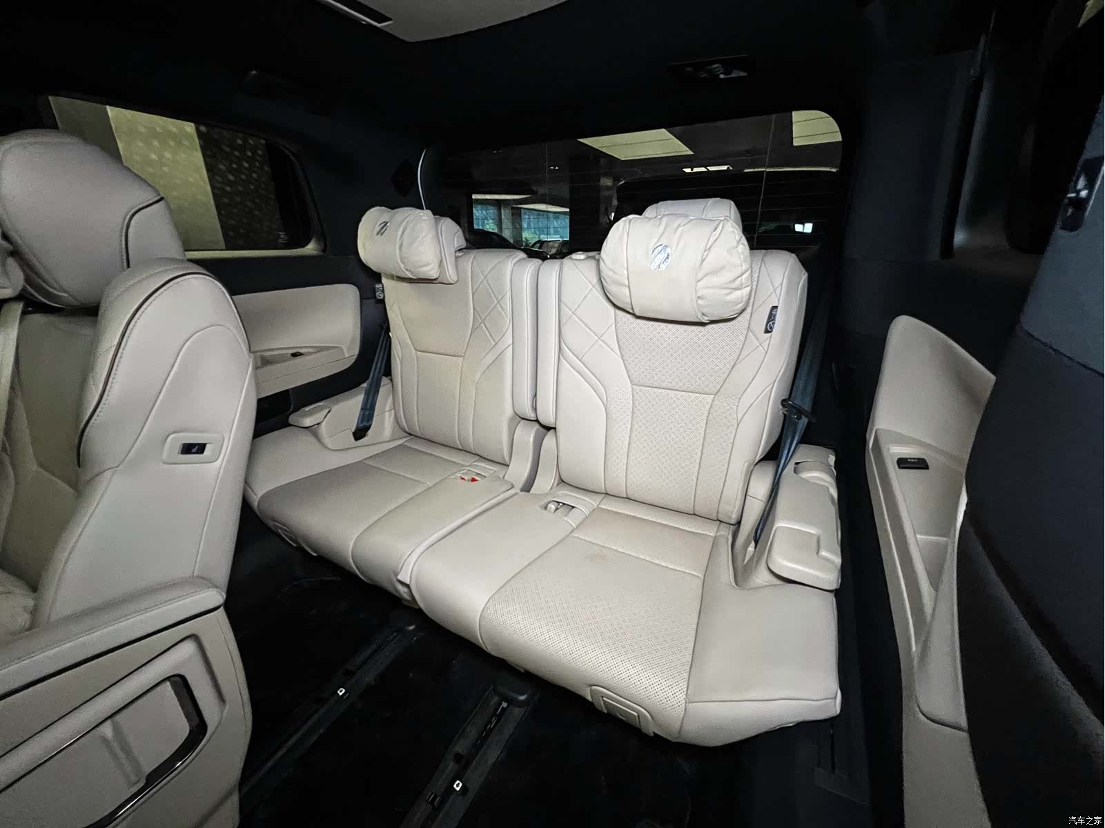 Toyota Alphard, 2024 12