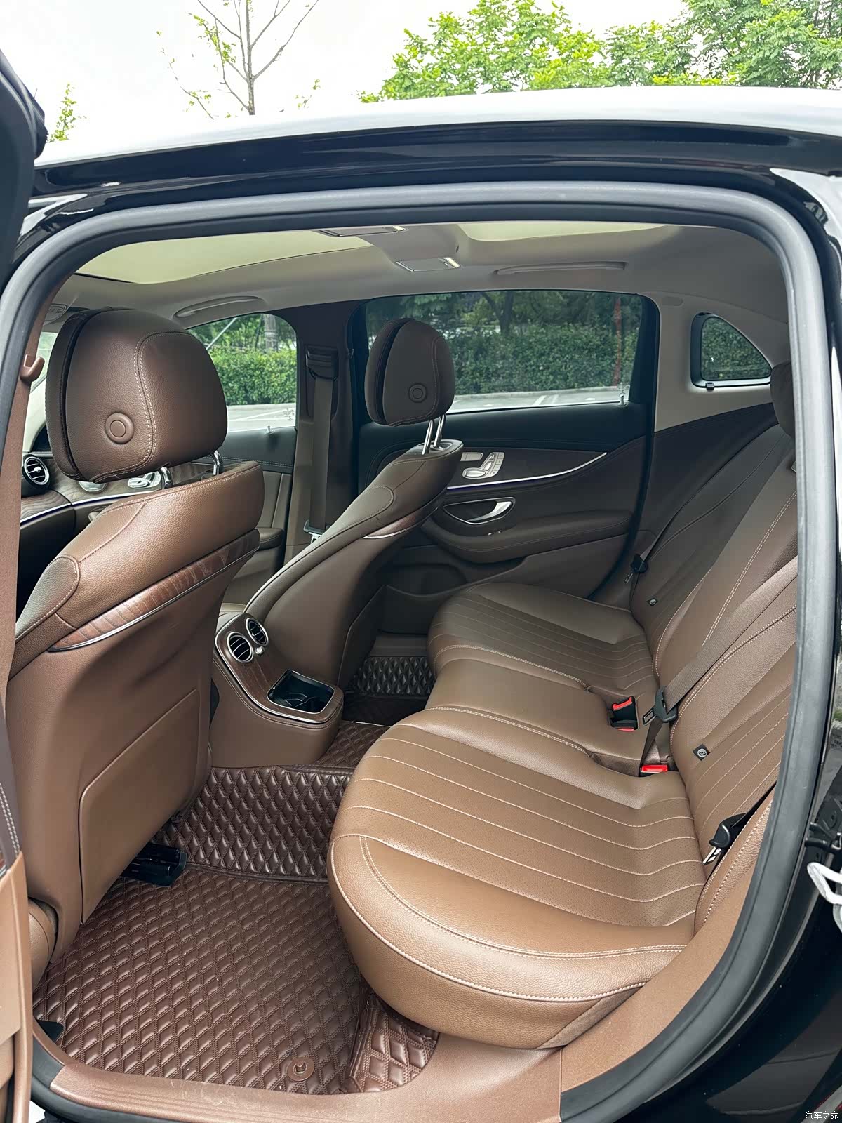 Mercedes-Benz E-Class, 2023 9