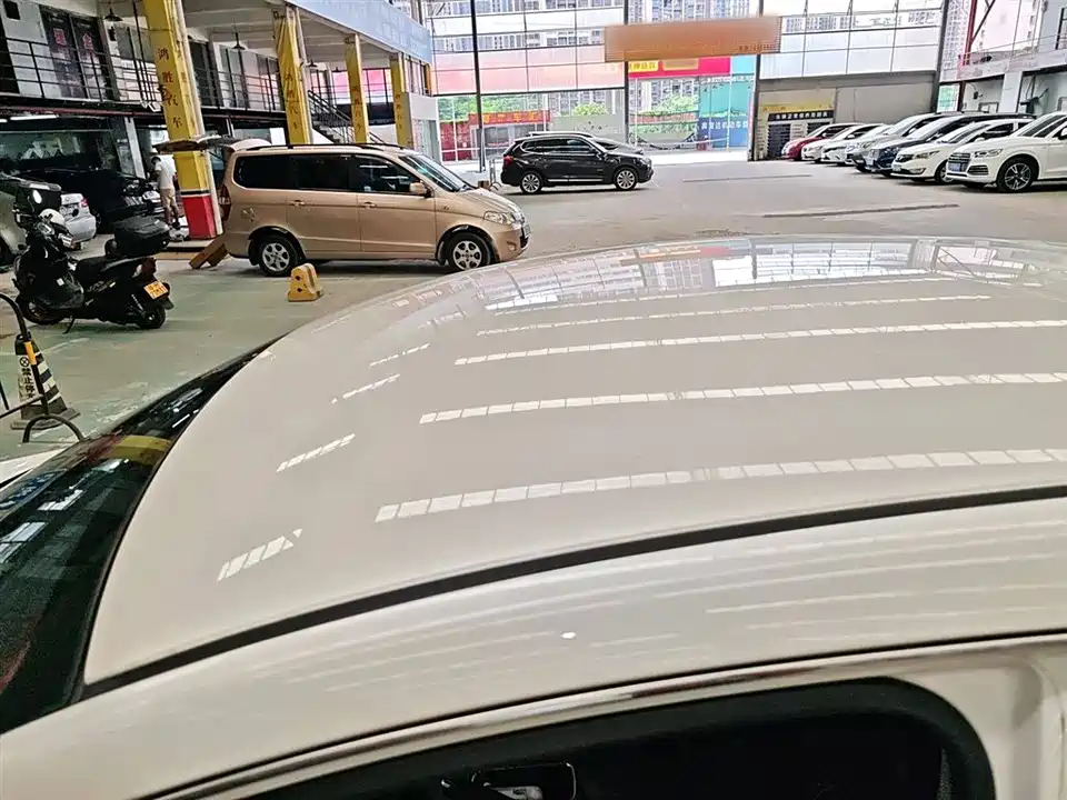 Nissan Xuan Yi