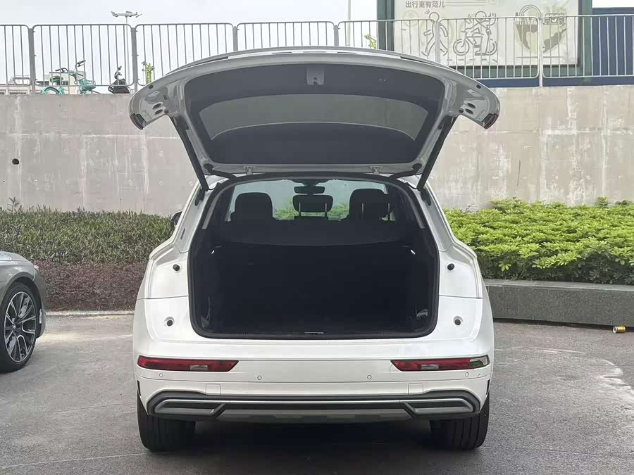 Audi Q5L 2023, фото 6