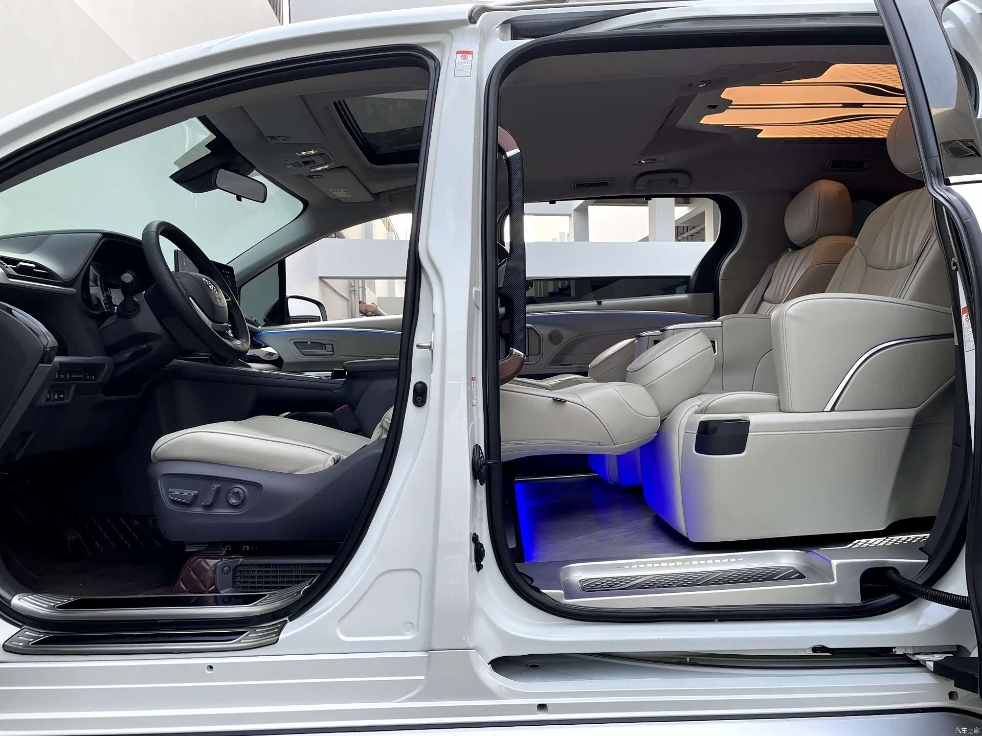 Toyota Granvia, 2025 27