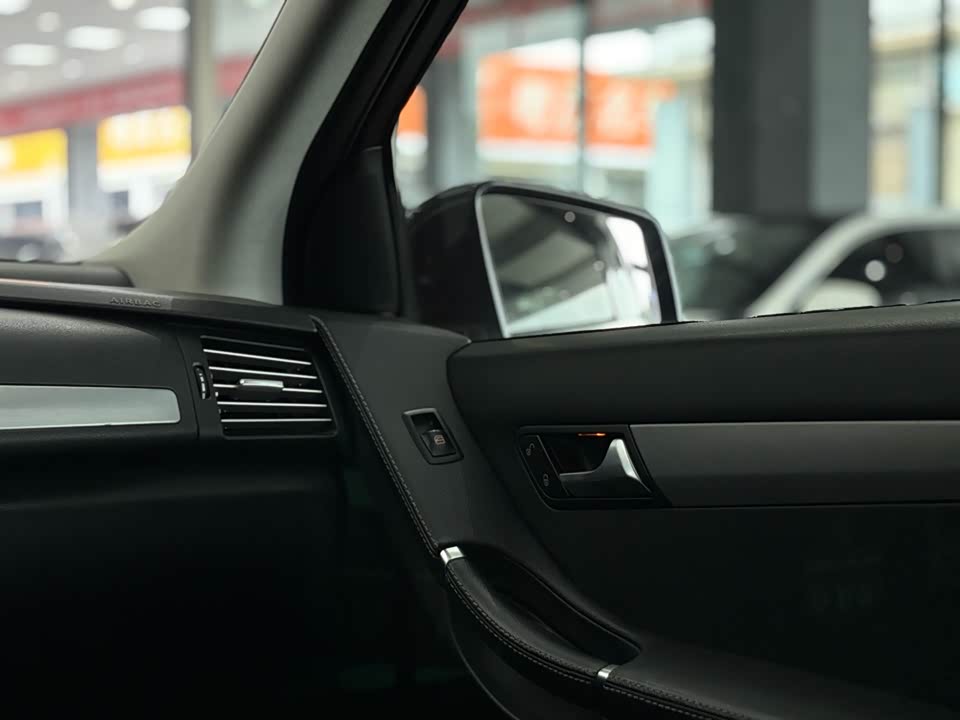 Mercedes-Benz R-class