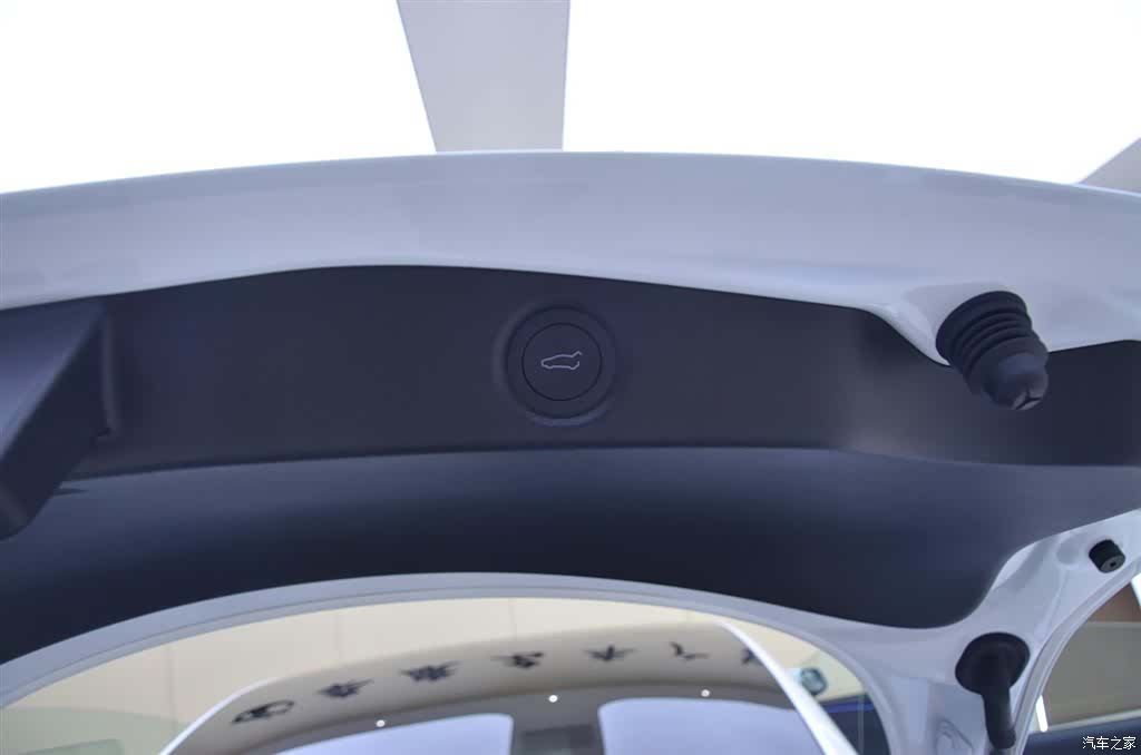 Tesla Model 3, 2026 13