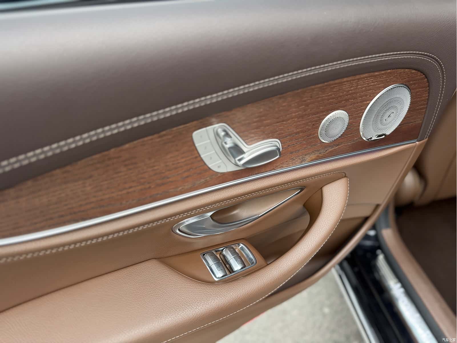 Mercedes-Benz E-Class, 2022 16