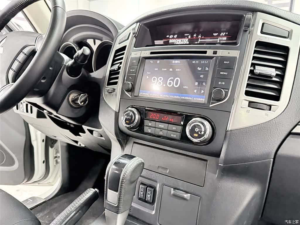 Mitsubishi Pajero, 2016 18