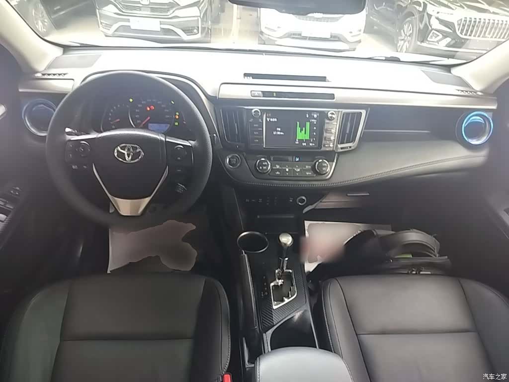 Toyota RAV4, 2015 10