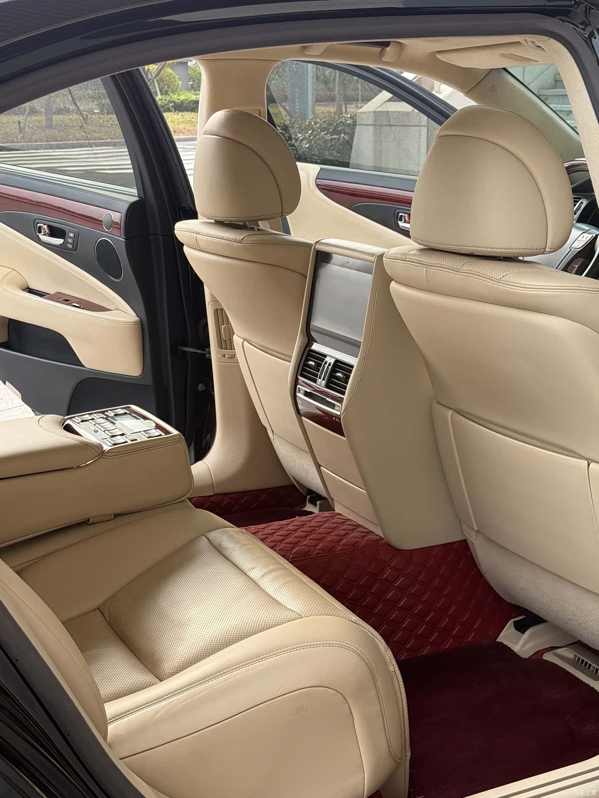 Lexus LS, 2012 19