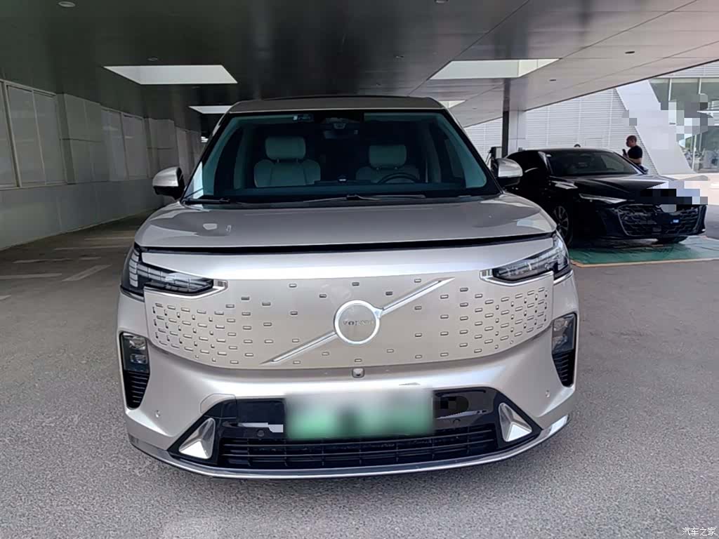 Volvo EM90, 2024 3