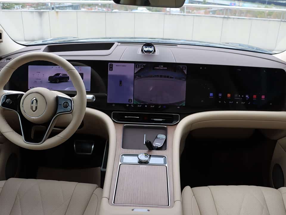 AITO Ask the world M9