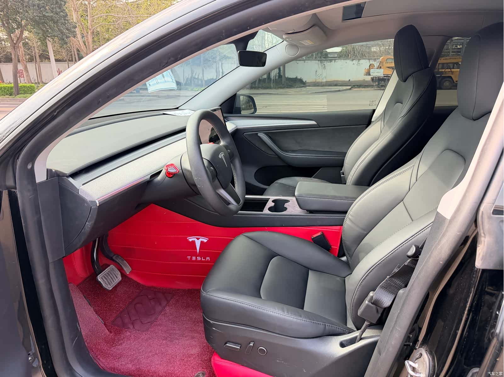 Tesla Model Y, 2024 4