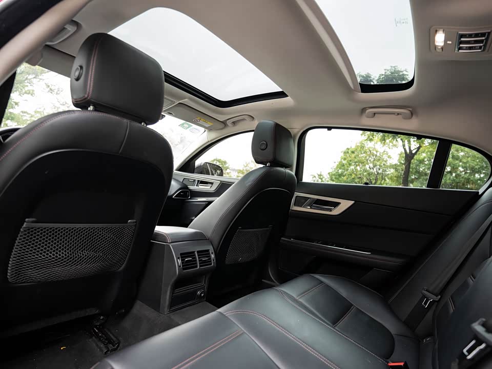 Jaguar XEL Jaguar XEL