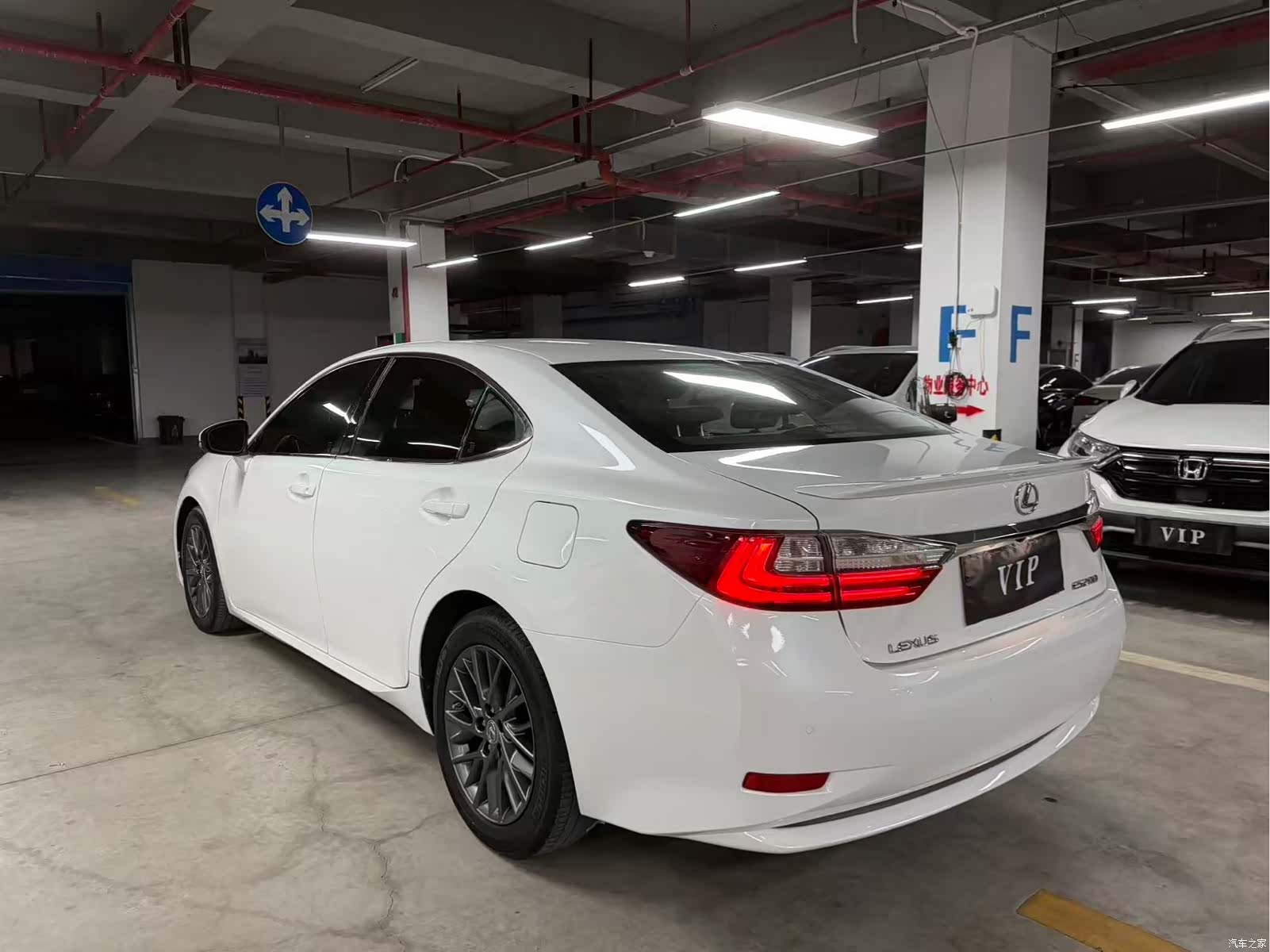 Lexus ES, 2017 7