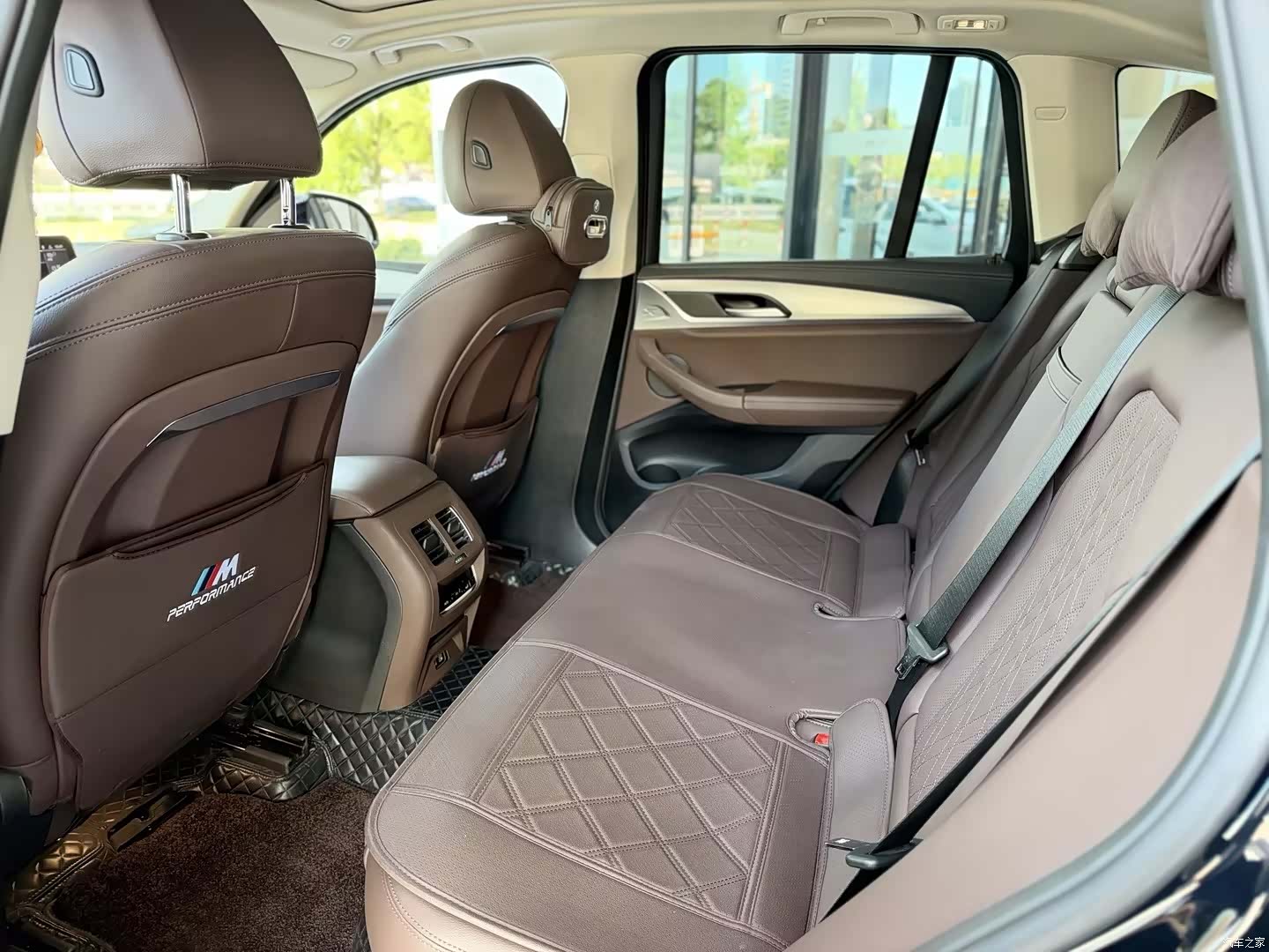 BMW iX3, 2025 9