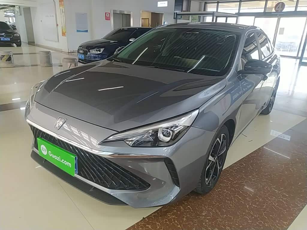 Roewe i5