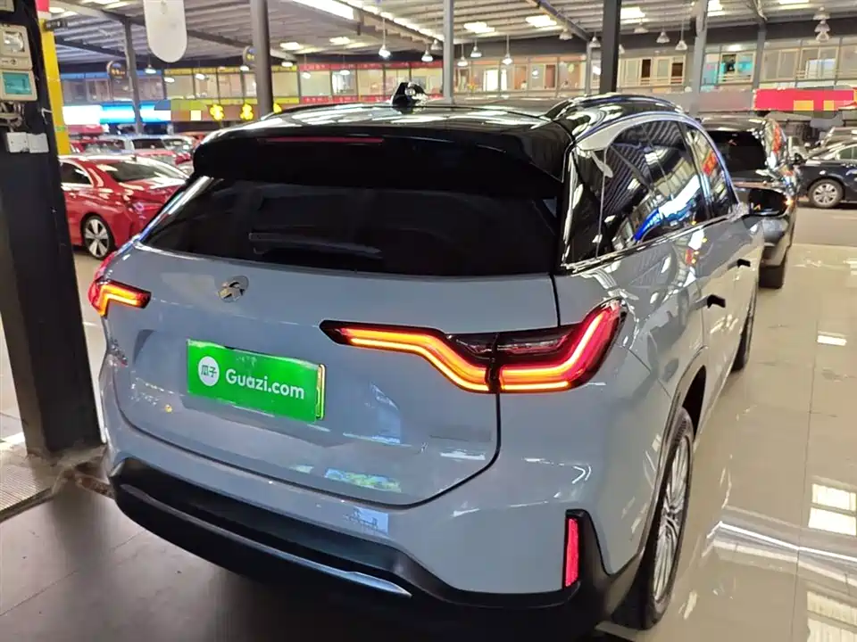 NIO ES6
