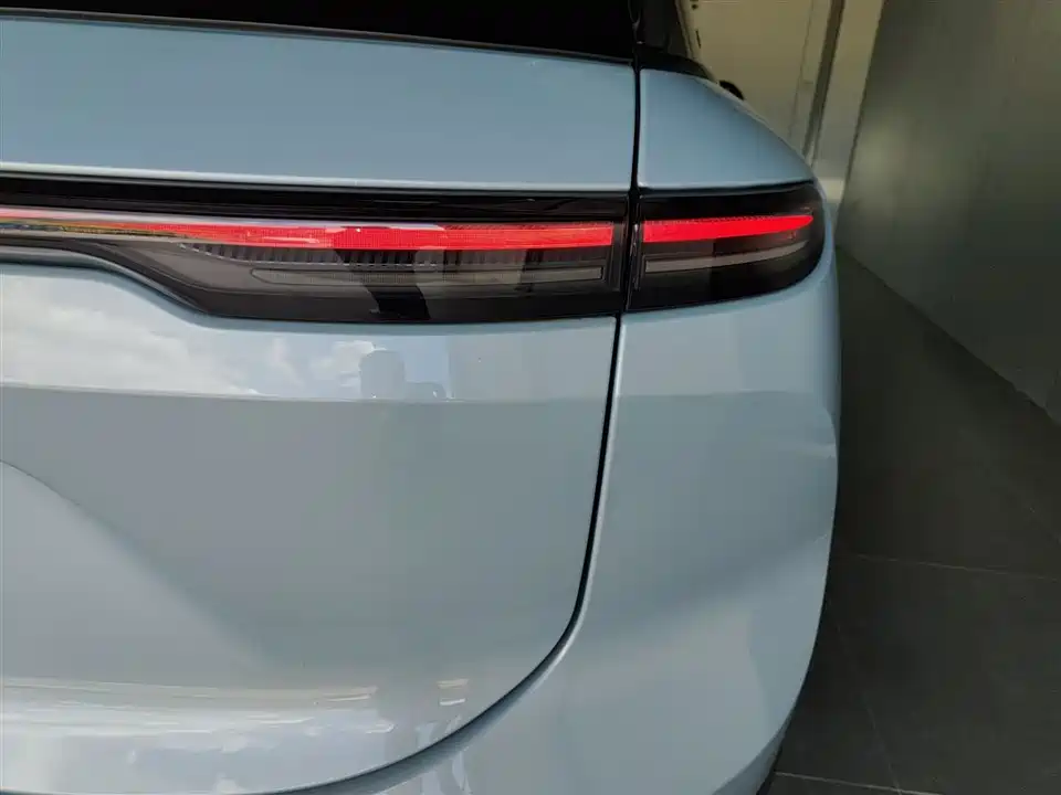 NIO ES6