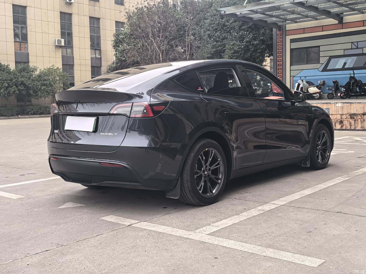 Tesla Model Y, 2024 15