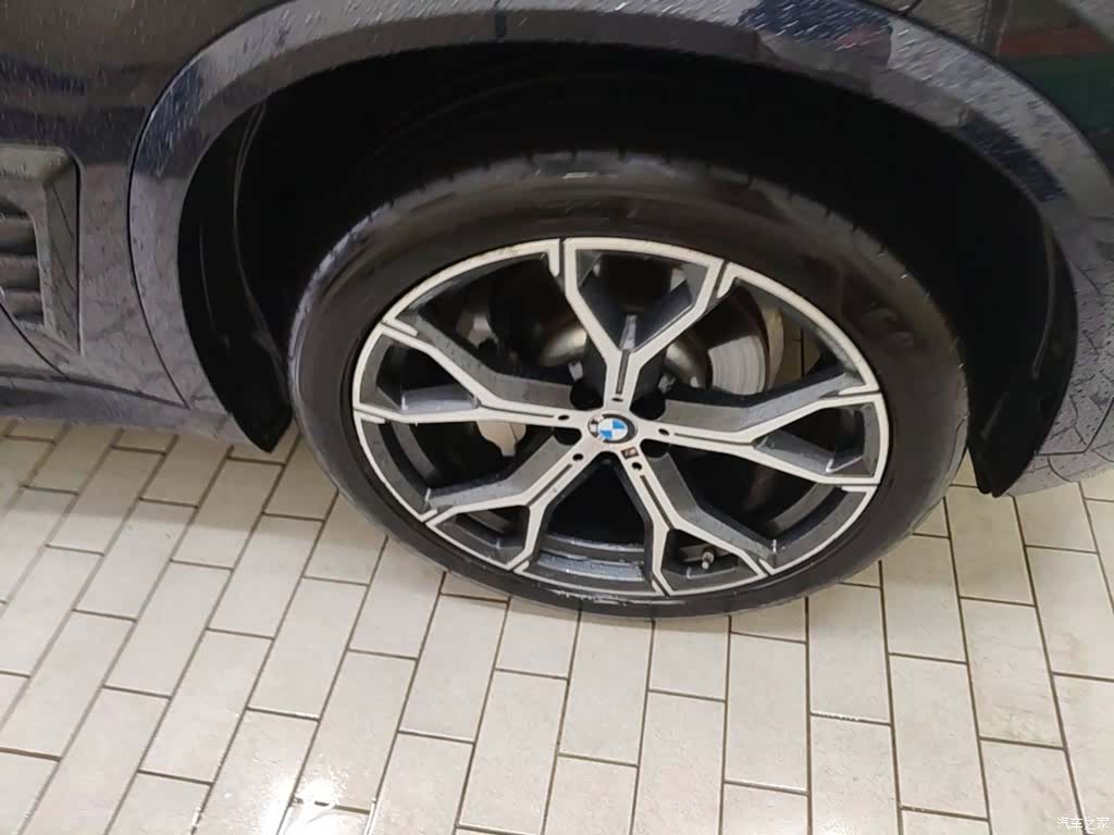 BMW X5, 2025 14