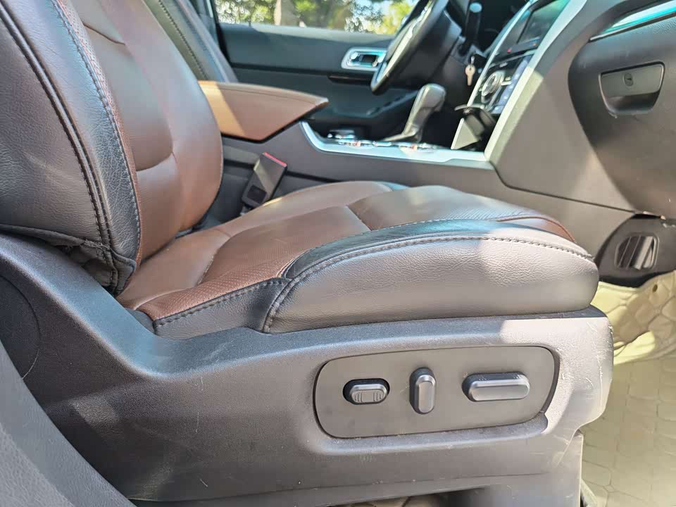 Ford Explorer Ford Explorer