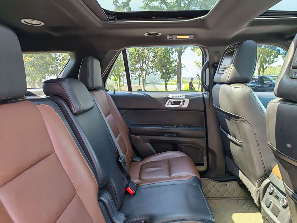 Ford Explorer Ford Explorer