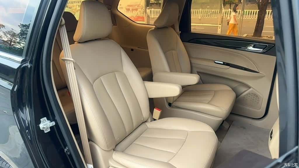 Wuling 730, 2017 8
