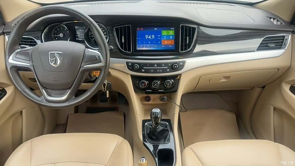 Wuling 730, 2017 6