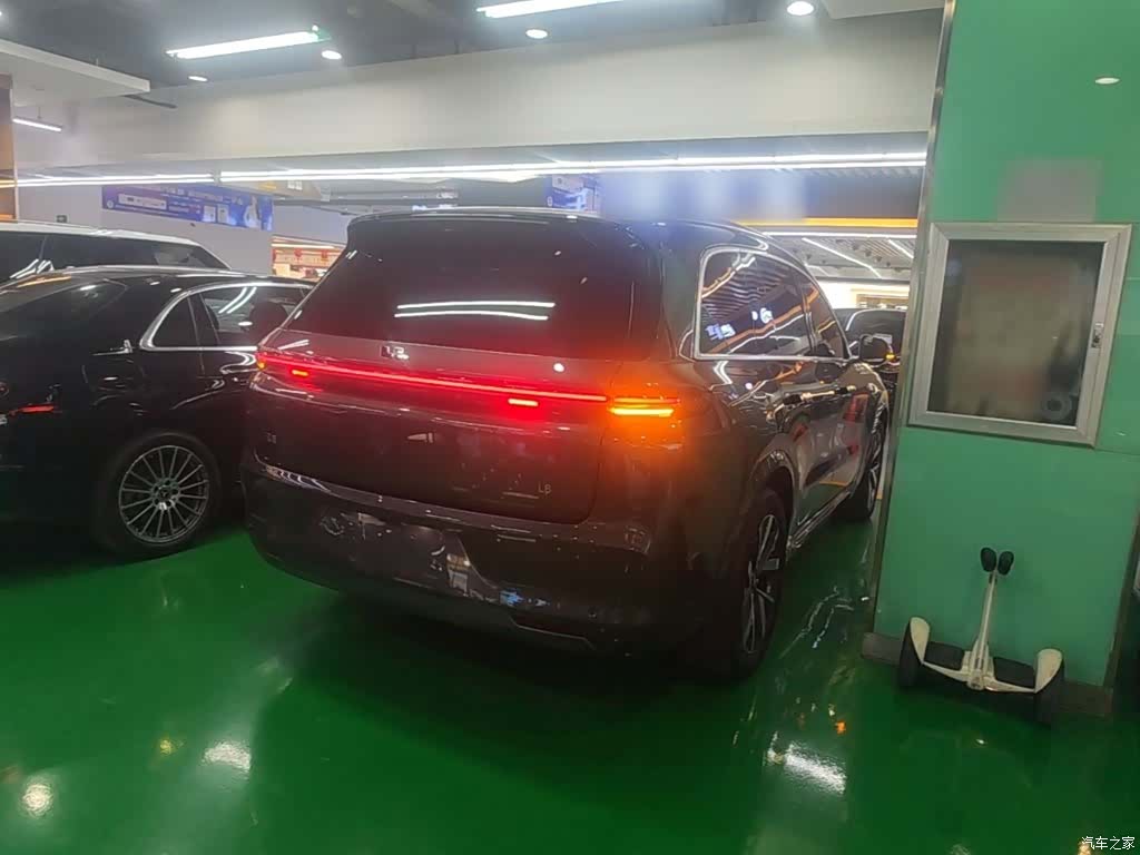 Li Auto L8, 2023 7