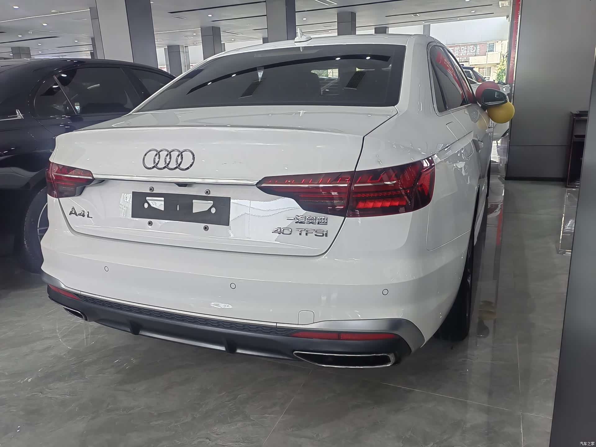 Audi A4L, 2021 все фото